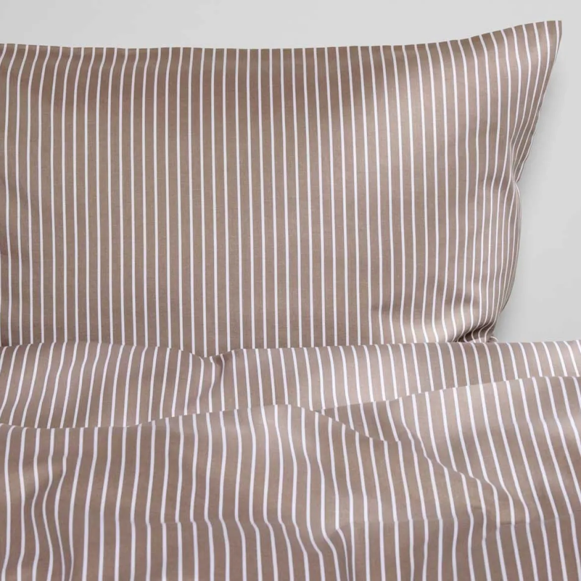 Baby sengetøj 70x100 - bomuldssatin - Blokhus - taupe - Luna Denmark