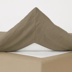 Kuvertlagen 160x200 cm - bomuldssatin - Soft feel - taupe - Luna Denmark