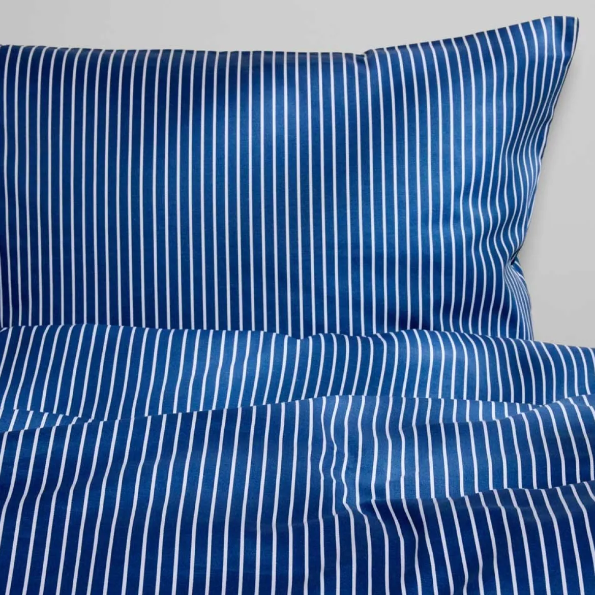 Sengetøj 240x220 cm - bomuldssatin - Blokhus - marineblå - Luna Denmark