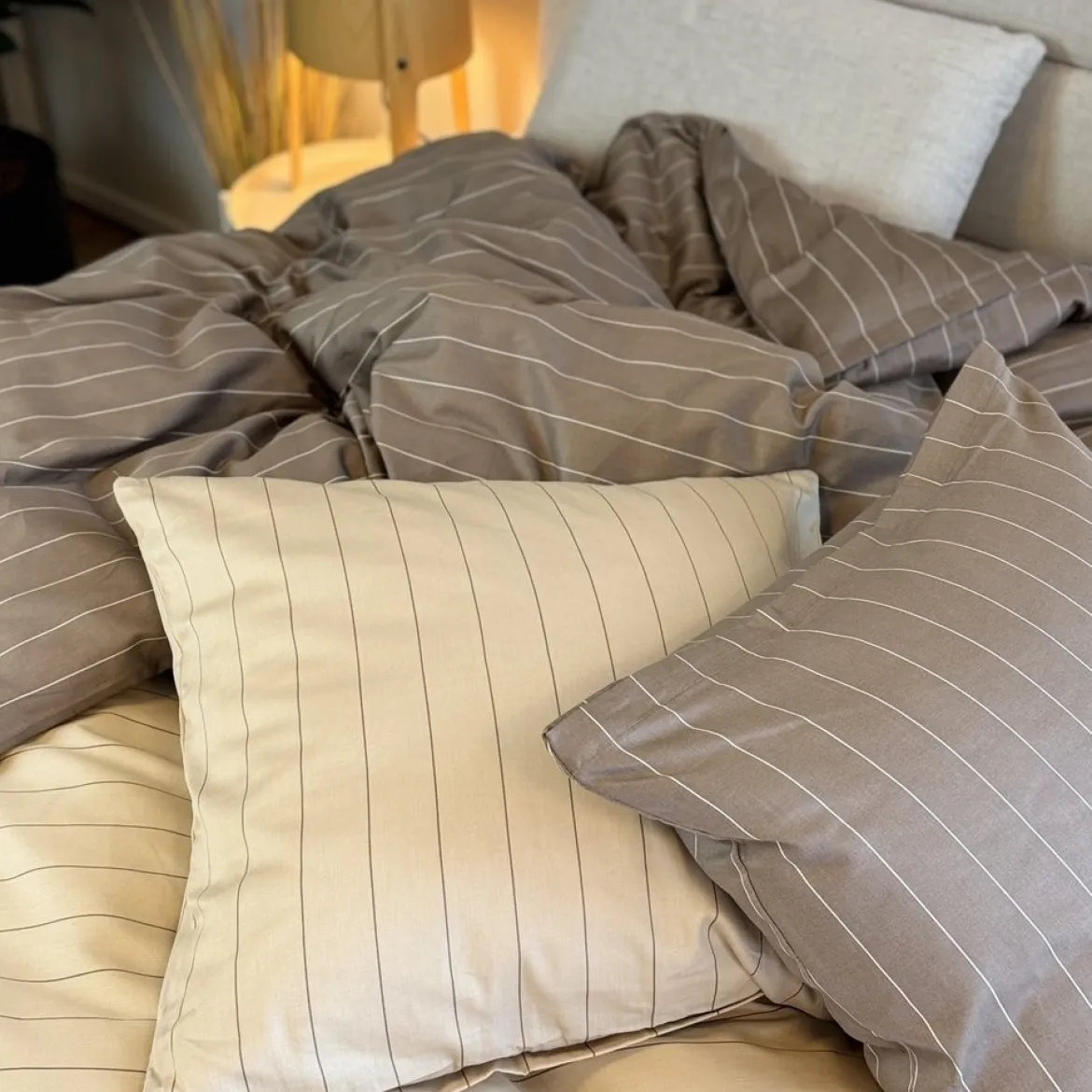 Sengetøj 200x200 cm - bomuldssatin - Sandvig - Taupe - Luna Denmark