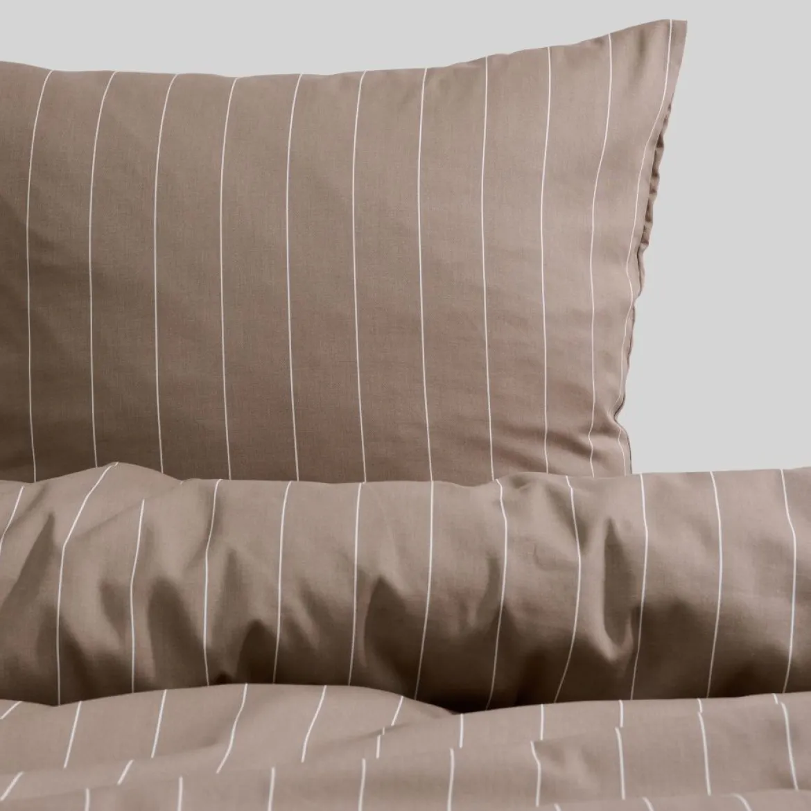 Sengetøj 200x200 cm - bomuldssatin - Sandvig - Taupe - Luna Denmark