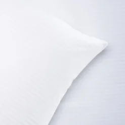 Sengetøj 135x200 / 80x80 cm - Smal stribet - hvid - bomuldssatin - Luna Denmark